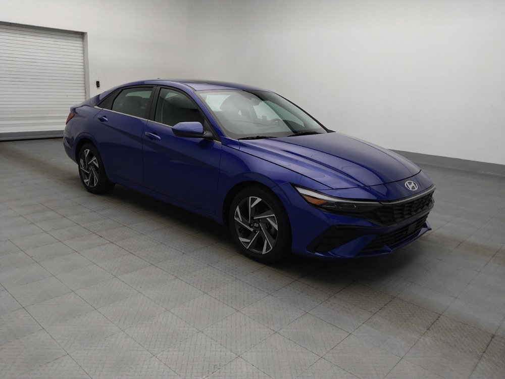 Used 2025 Hyundai Elantra SEL FWD image 11