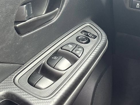 Used 2021 Nissan Versa S FWD image 12