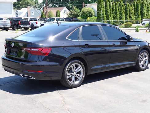 Used 2021 Volkswagen Jetta R-Line w/ R-Line Cold Weather Package FWD image 4