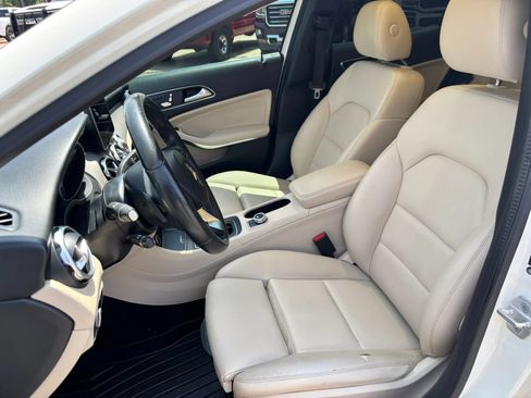 Used 2018 Mercedes-Benz GLA 250 image 12