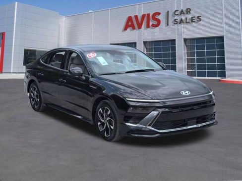 Used 2025 Hyundai Sonata SEL FWD image 3
