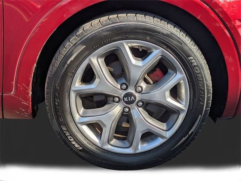 Used 2019 Kia Sorento SX image 11