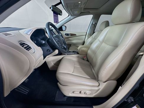 Used 2020 Nissan Pathfinder Platinum w/ Cargo Package image 26