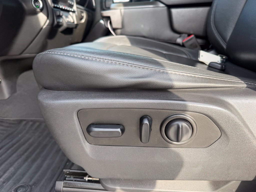 Used 2019 Chevrolet Silverado 1500 LT w/ All-Star Edition AWD/4WD image 20
