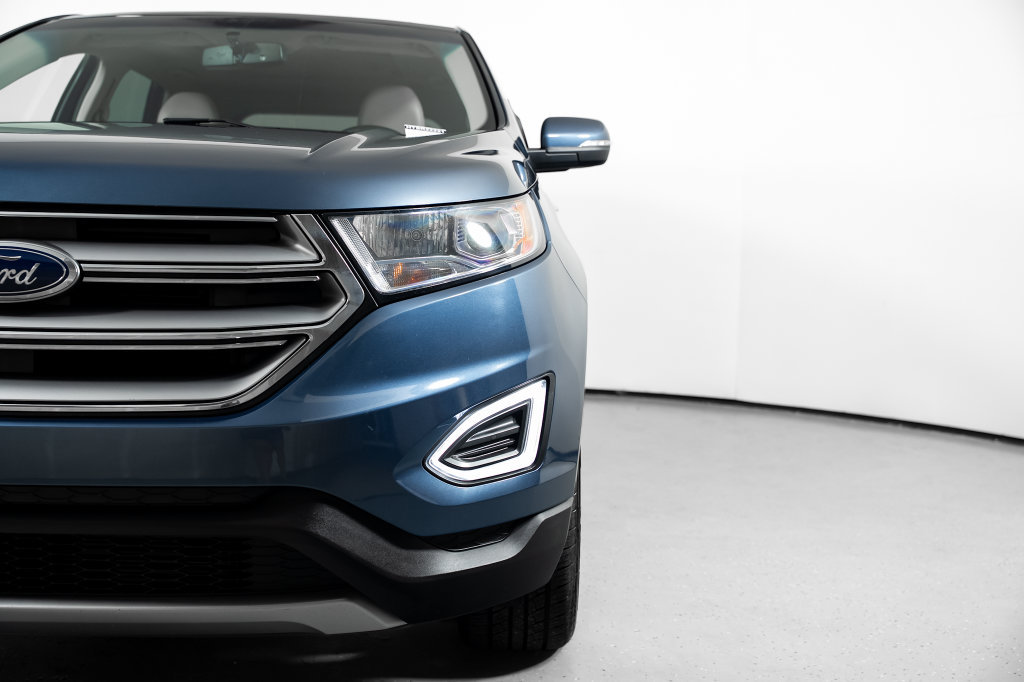 Used 2018 Ford Edge Titanium w/ Equipment Group 301A FWD image 19