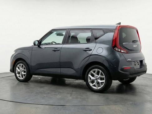 Used 2025 Kia Soul LX w/ LX Technology Package FWD image 6