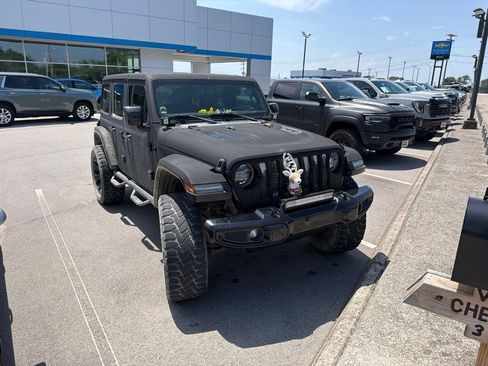 Used 2018 Jeep Wrangler Unlimited Rubicon AWD/4WD image 2