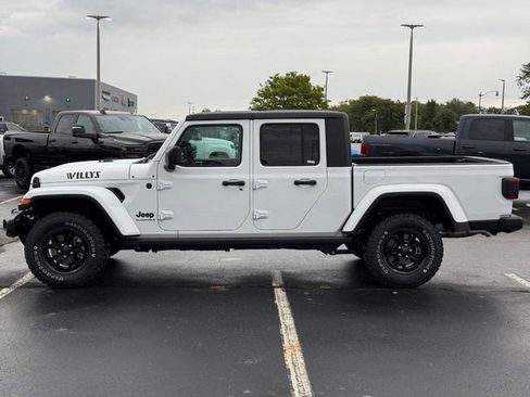New 2025 Jeep Gladiator Willys image 8
