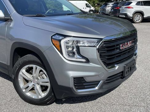 Used 2024 GMC Terrain SLE AWD/4WD image 9