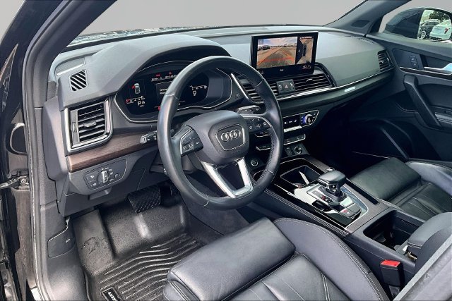 Used 2021 Audi Q5 2.0T Premium Plus w/ Premium Plus Package AWD/4WD image 13