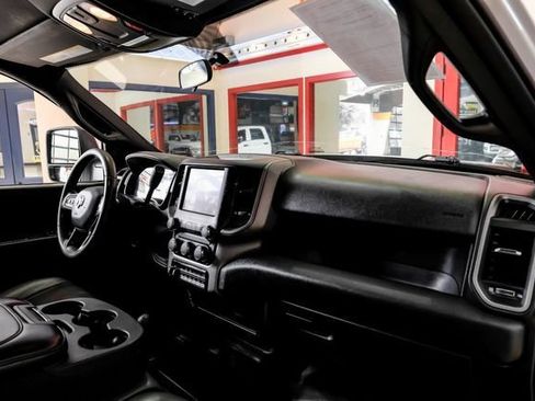 Used 2024 RAM 5500 Tradesman w/ Chrome Appearance Group AWD/4WD image 13