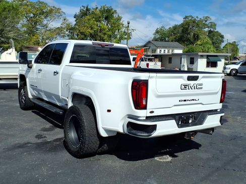 Used 2022 GMC Sierra 3500 Denali w/ Denali Ultimate Package AWD/4WD image 3