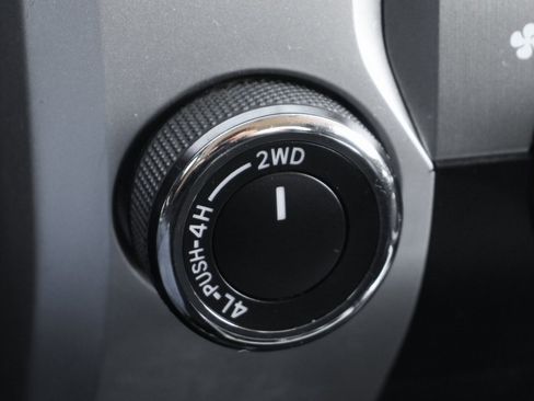 Used 2017 Toyota Tundra SR5 image 28