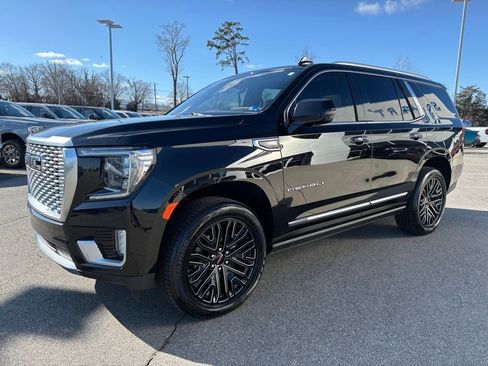 Used 2021 GMC Yukon Denali w/ Denali Premium Package image 8