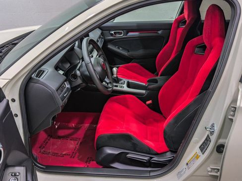 Used 2025 Honda Civic Type R image 10