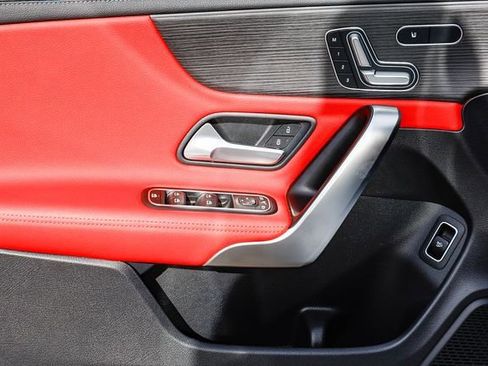 Used 2023 Mercedes-Benz CLA 250 4MATIC image 21