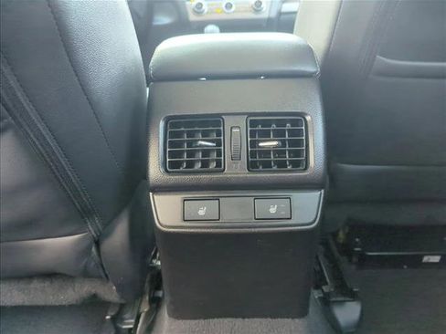 Used 2016 Subaru Outback 2.5i Limited image 24
