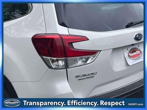 Used 2023 Subaru Forester Touring image 11