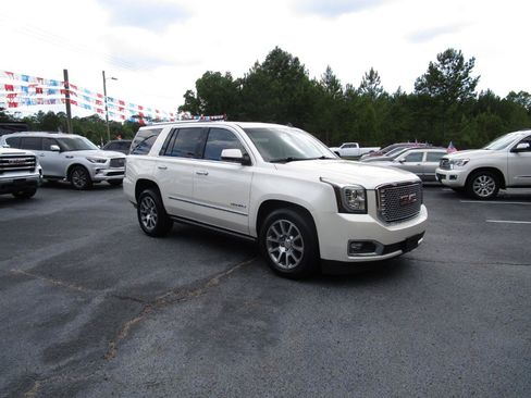 Used 2015 GMC Yukon Denali w/ Touring Package RWD image 5
