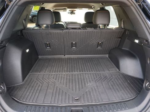 Used 2025 Chevrolet Equinox ACTIV AWD/4WD image 28