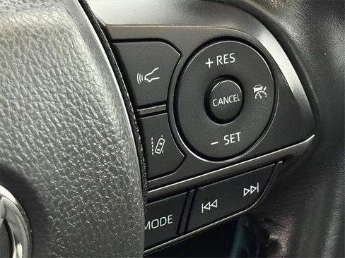 Used 2023 Toyota Camry SE image 14