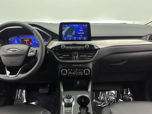 Used 2022 Ford Escape Titanium image 31