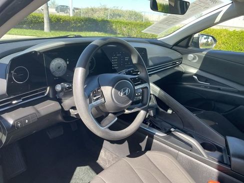 Used 2024 Hyundai Elantra SEL image 10