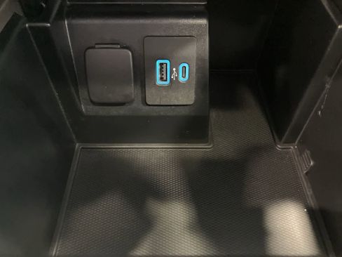 Used 2020 Ford Explorer XLT w/ Equipment Group 202A image 18