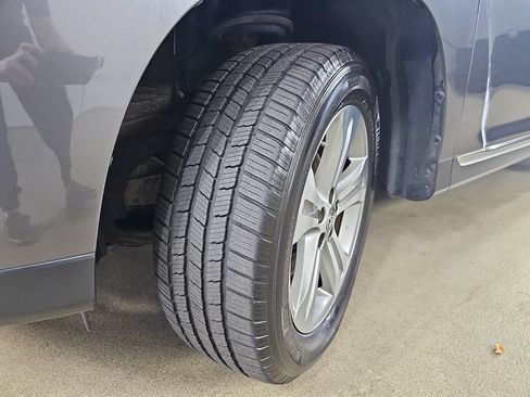 Used 2013 Toyota Highlander Limited AWD/4WD image 40