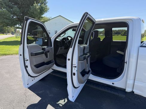 Used 2017 Ford F150 XL w/ Equipment Group 101A Mid AWD/4WD image 34