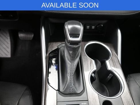 Used 2021 Toyota Highlander Platinum AWD/4WD image 26