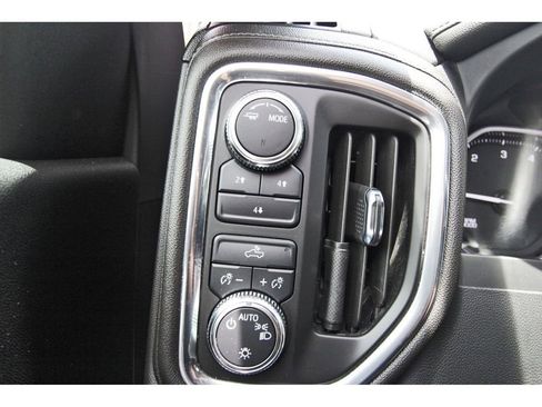 Used 2023 GMC Sierra 2500 SLE AWD/4WD image 17