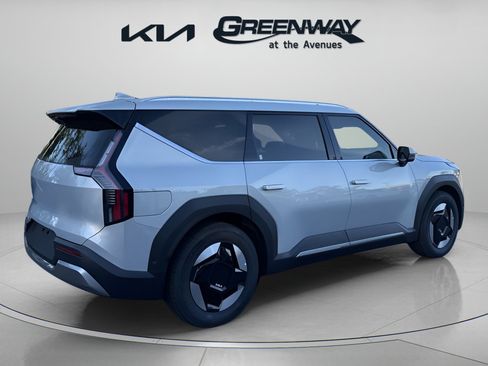 New 2026 Kia EV9 Wind image 4