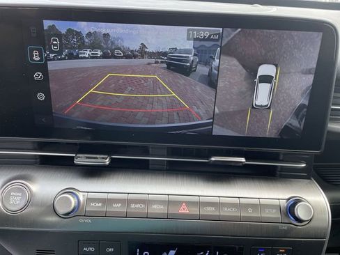Used 2024 Hyundai Kona Limited FWD image 23