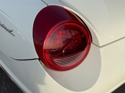 Used 2003 Ford Thunderbird image 49