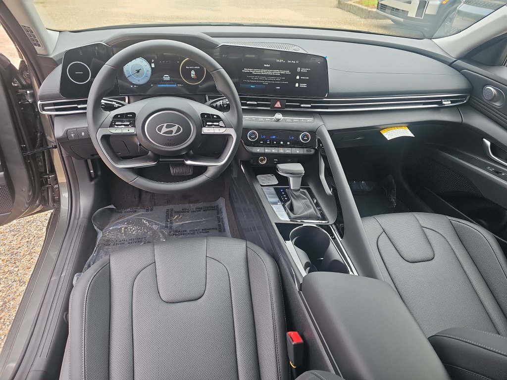 New 2026 Hyundai Elantra Limited FWD image 15