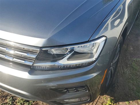 Used 2018 Volkswagen Tiguan SEL image 5