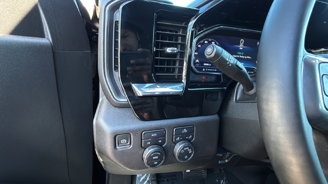 Used 2024 Chevrolet Silverado 1500 LT AWD/4WD image 21