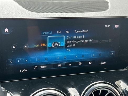 Used 2023 Mercedes-Benz GLB 250 4MATIC image 24