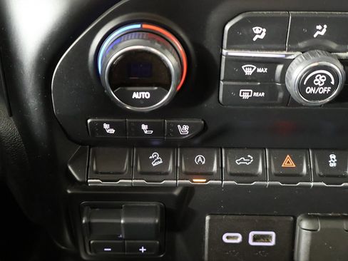 Used 2019 Chevrolet Silverado 1500 LTZ image 45