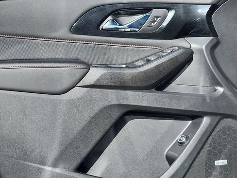 Used 2024 Chevrolet Traverse RS image 19