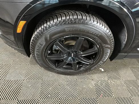 Used 2017 Cadillac XT5 Luxury AWD/4WD image 11