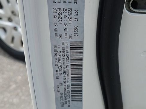 Used 2017 Dodge Journey SE FWD image 27