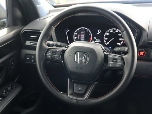 Used 2025 Honda Pilot TrailSport image 10