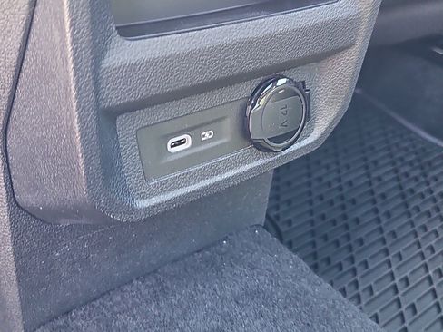Certified 2023 Volkswagen Tiguan SEL R-Line AWD/4WD image 19