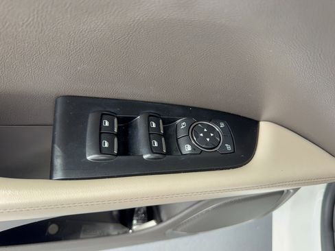 Used 2022 Lincoln Nautilus FWD w/ Premium Package image 10