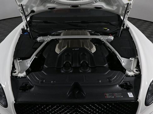 Used 2021 Bentley Continental GT V8 image 29
