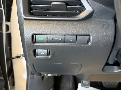 Used 2025 Nissan Sentra S image 19