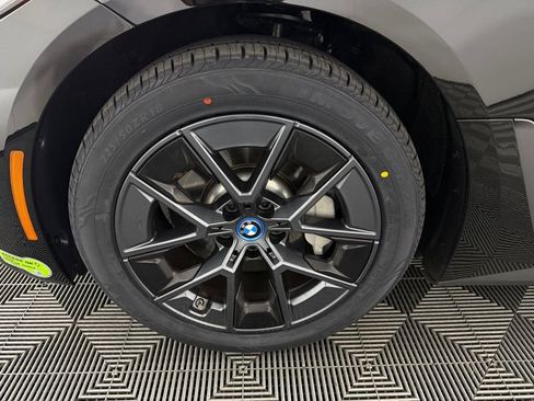 Used 2023 BMW i4 eDrive35 RWD image 12