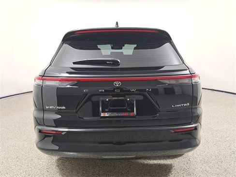 Used 2025 Toyota Crown Signia image 6